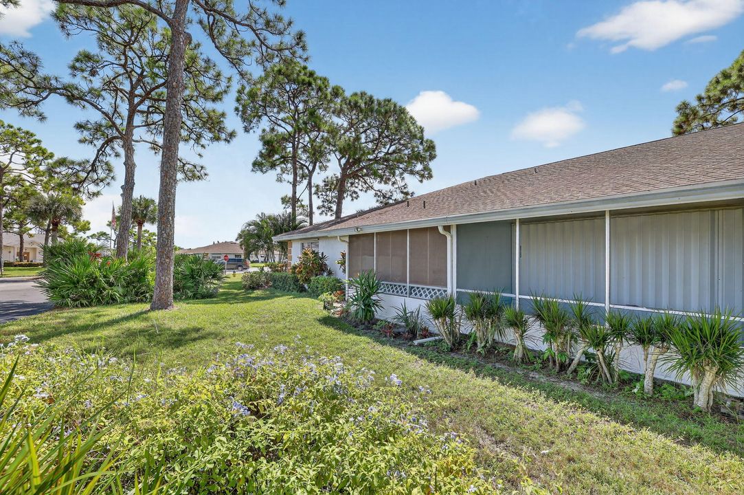 For Sale: $65,000 (1 beds, 1 baths, 816 Square Feet)