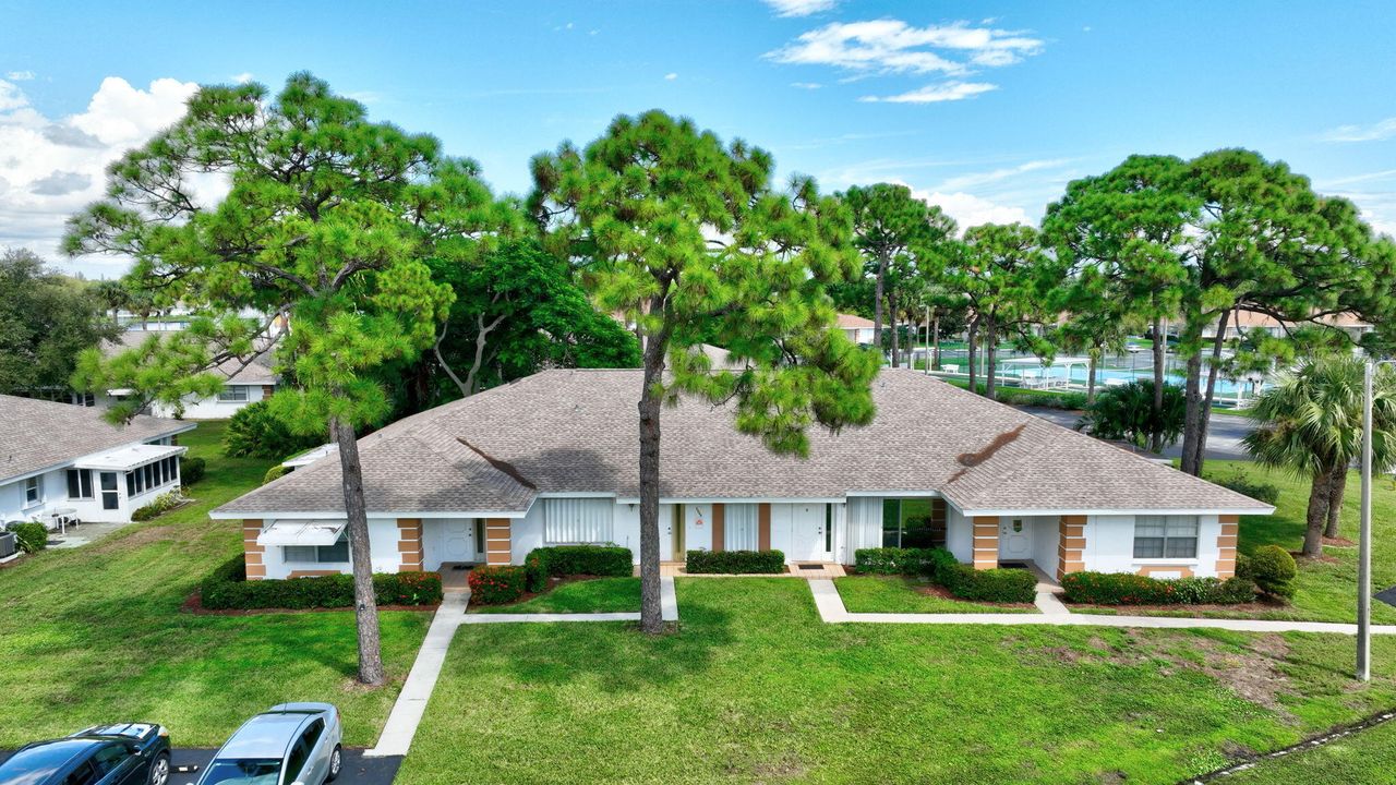 For Sale: $65,000 (1 beds, 1 baths, 816 Square Feet)