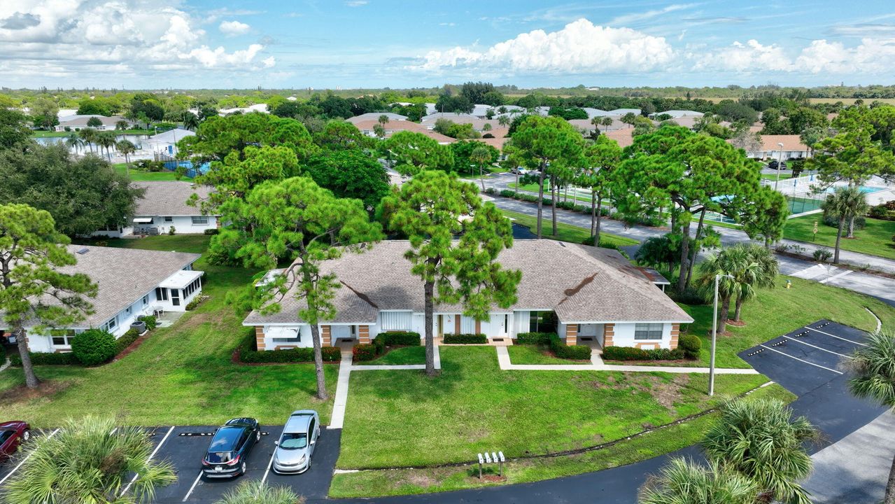 For Sale: $65,000 (1 beds, 1 baths, 816 Square Feet)