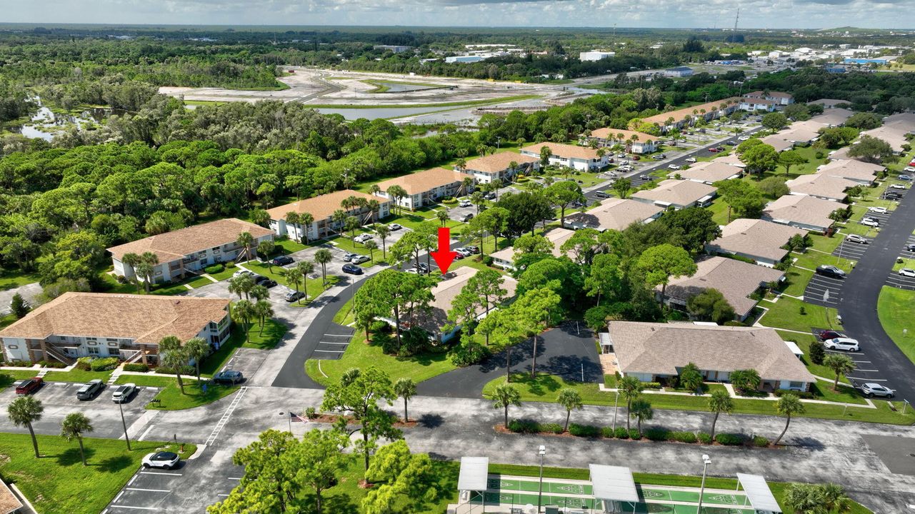 For Sale: $65,000 (1 beds, 1 baths, 816 Square Feet)