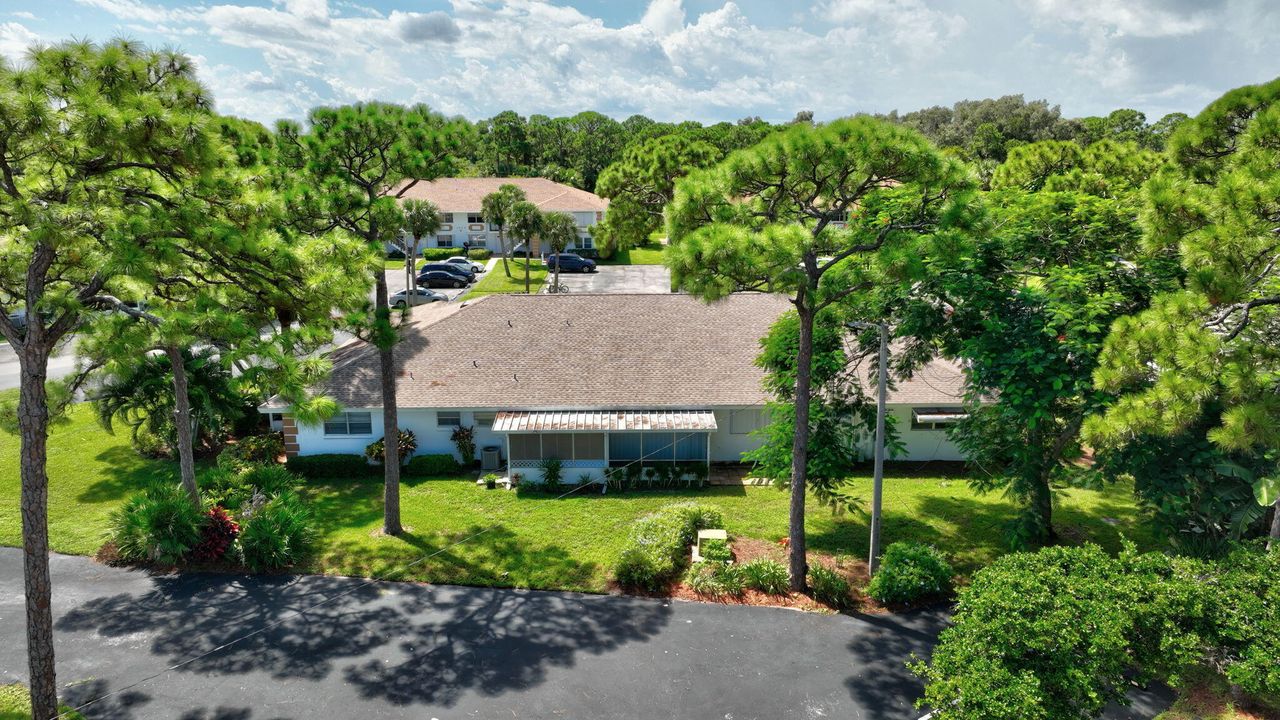 For Sale: $65,000 (1 beds, 1 baths, 816 Square Feet)