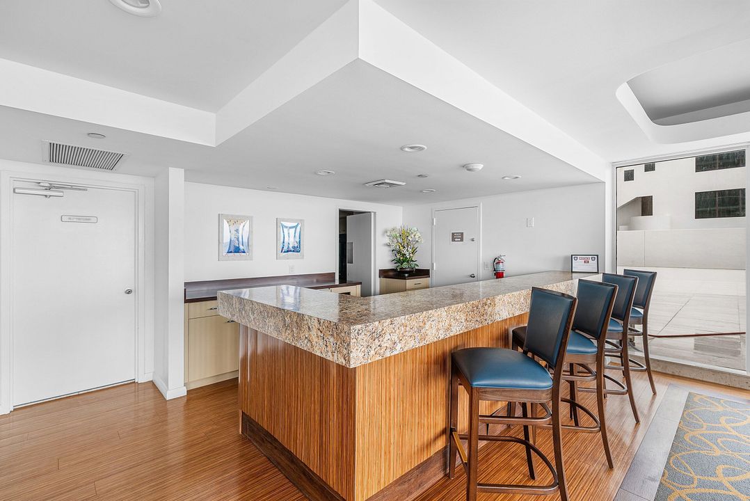 待售: $3,695,000 (2 贝兹, 2 浴室, 2659 平方英尺)