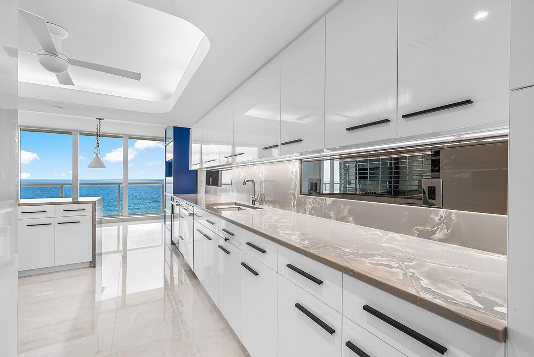 待售: $3,695,000 (2 贝兹, 2 浴室, 2659 平方英尺)