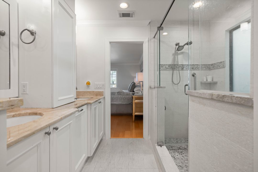 En Venta: $1,650,000 (5 camas, 4 baños, 2623 Pies cuadrados)