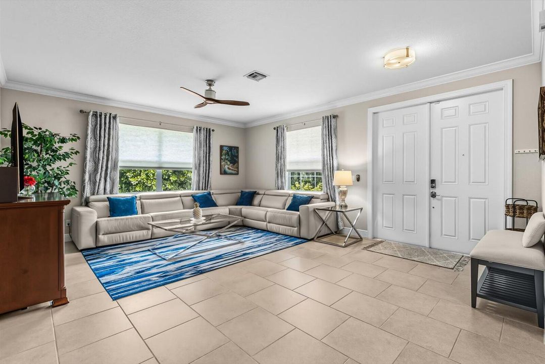 Под контрактом: $925,000 (4 спален, 3 ванн, 2444 Квадратных фут)