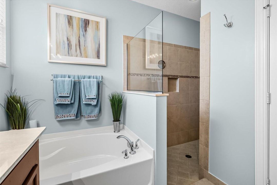 Под контрактом: $925,000 (4 спален, 3 ванн, 2444 Квадратных фут)