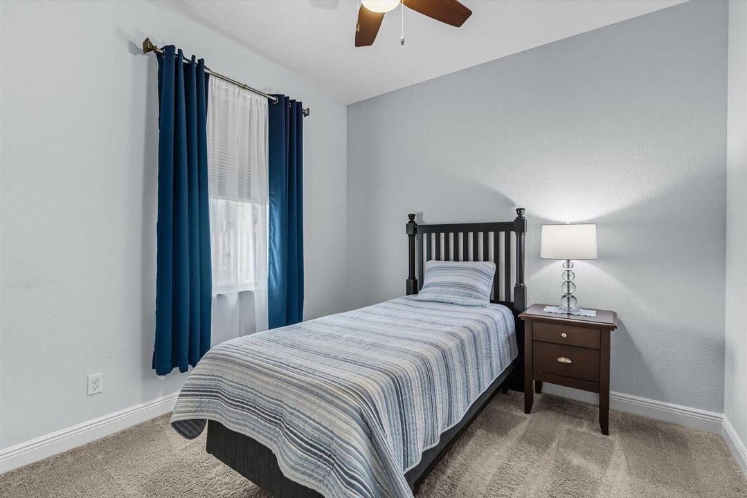 Под контрактом: $925,000 (4 спален, 3 ванн, 2444 Квадратных фут)