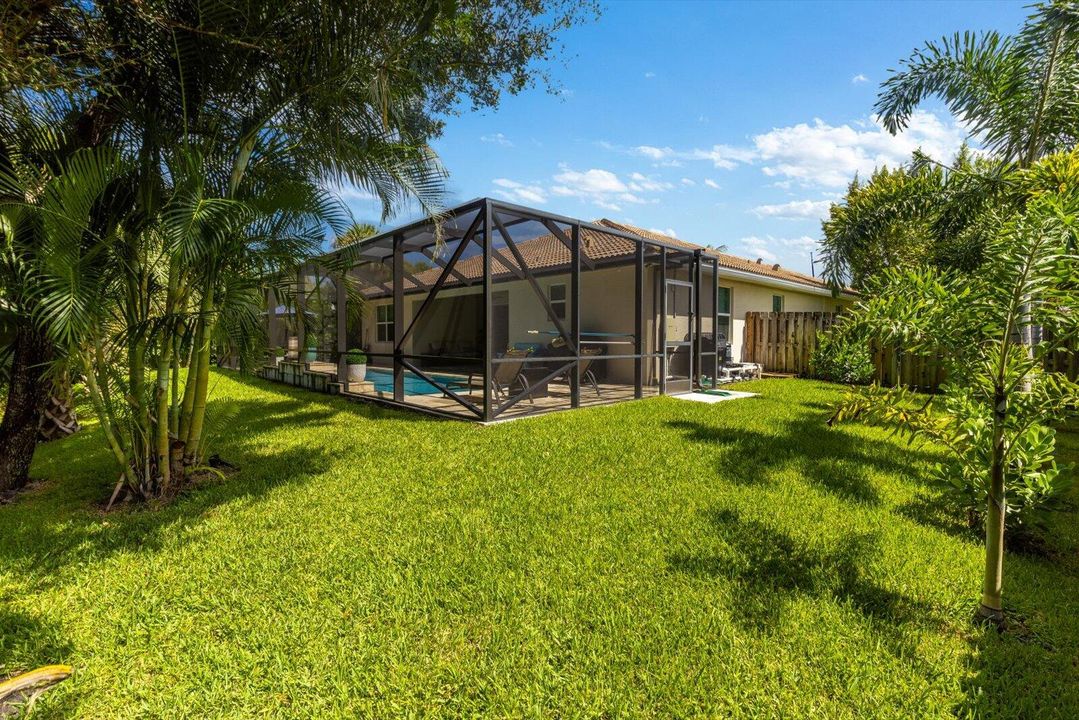 Под контрактом: $925,000 (4 спален, 3 ванн, 2444 Квадратных фут)