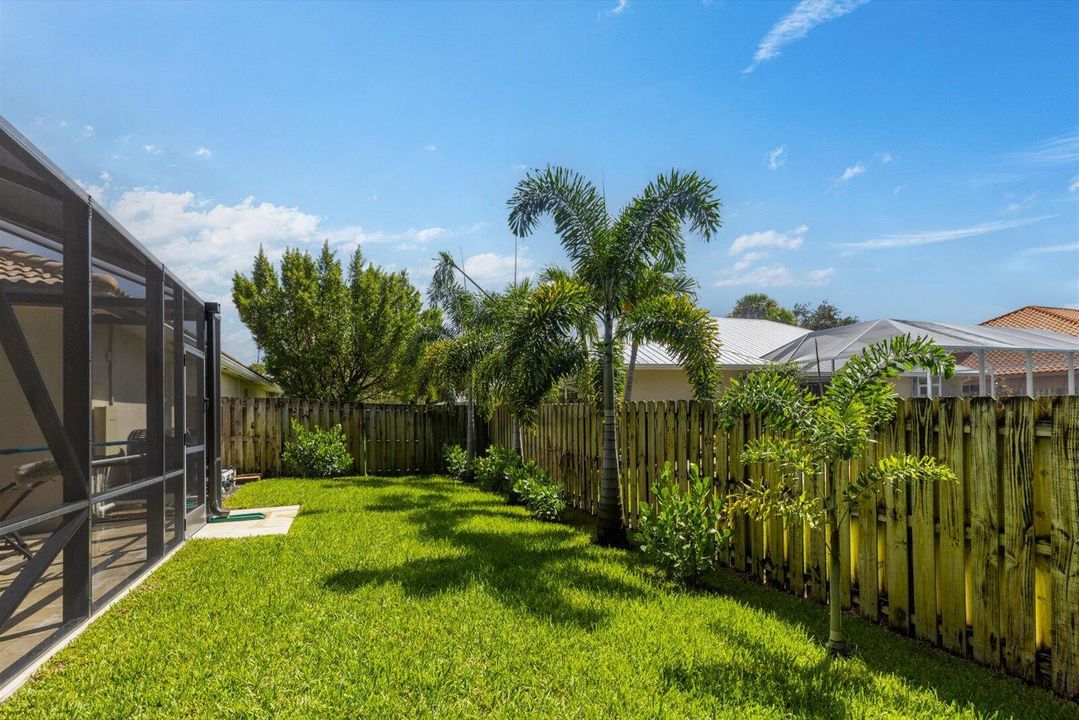 Под контрактом: $925,000 (4 спален, 3 ванн, 2444 Квадратных фут)