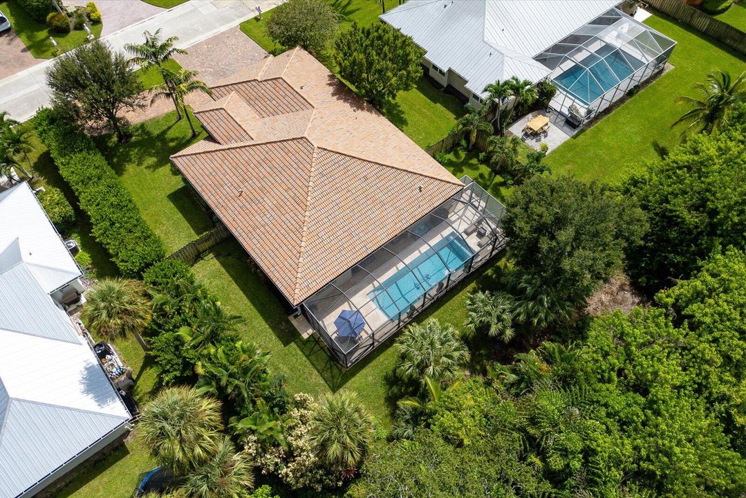 Под контрактом: $925,000 (4 спален, 3 ванн, 2444 Квадратных фут)