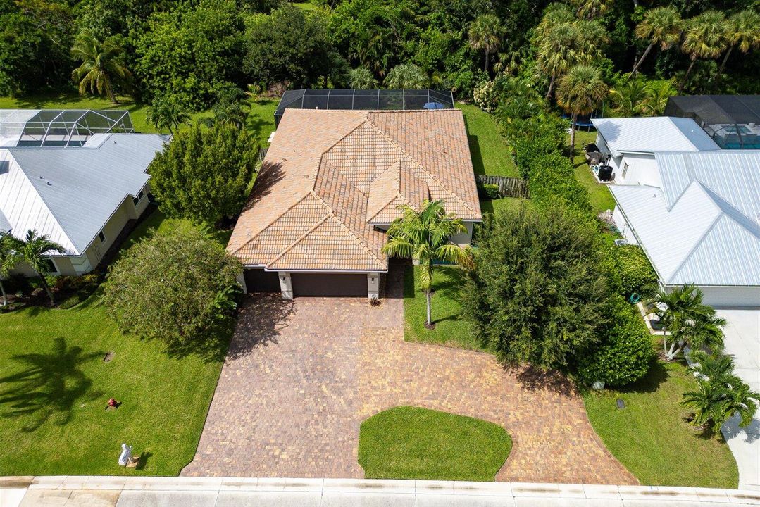 Под контрактом: $925,000 (4 спален, 3 ванн, 2444 Квадратных фут)