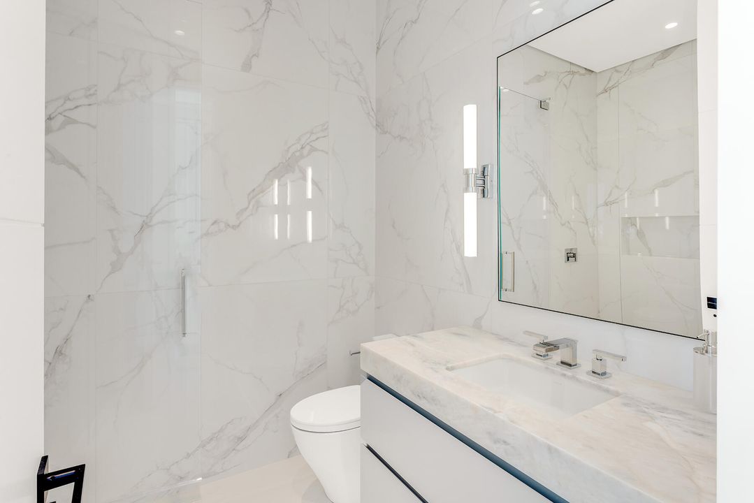 For Sale: $21,000,000 (7 beds, 8 baths, 7631 Square Feet)