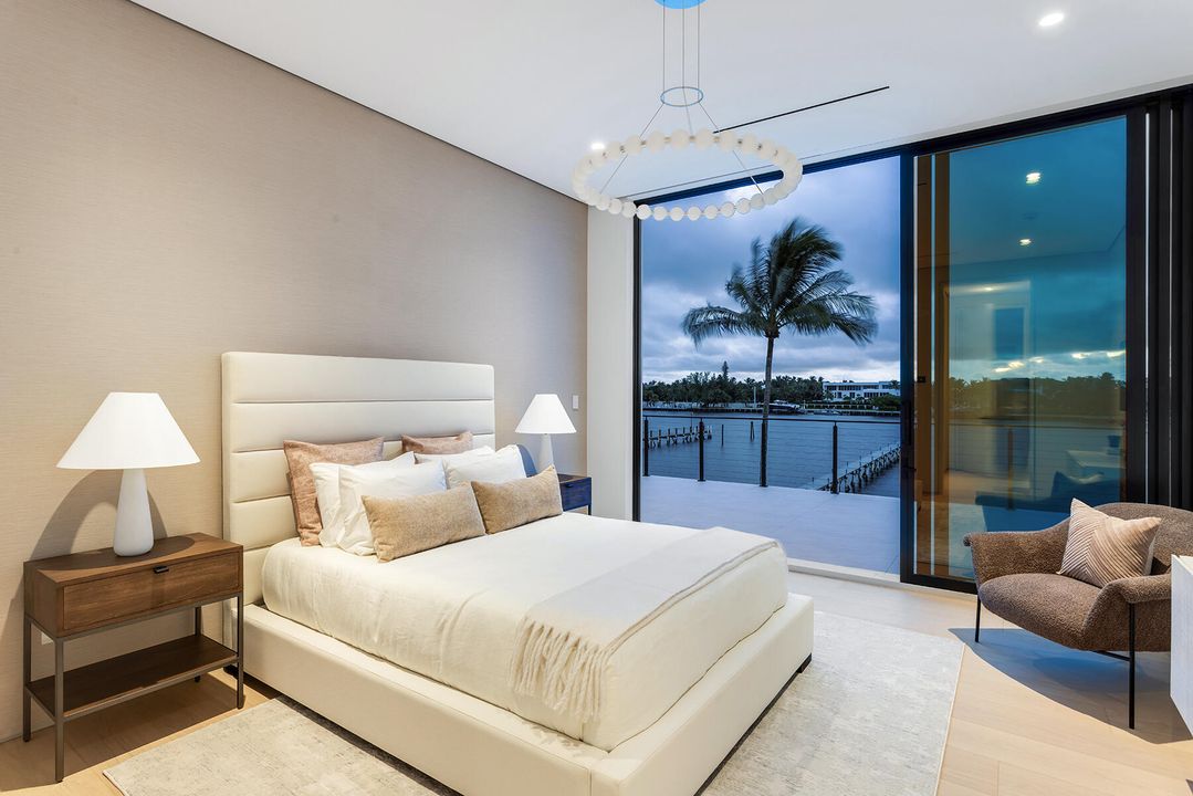 For Sale: $21,000,000 (7 beds, 8 baths, 7631 Square Feet)