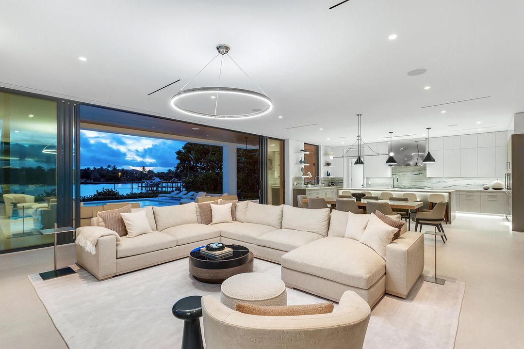 For Sale: $21,000,000 (7 beds, 8 baths, 7631 Square Feet)