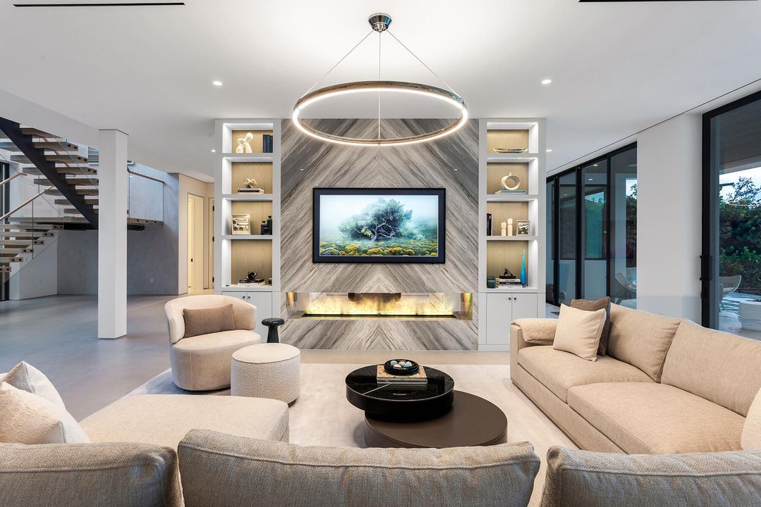 For Sale: $21,000,000 (7 beds, 8 baths, 7631 Square Feet)