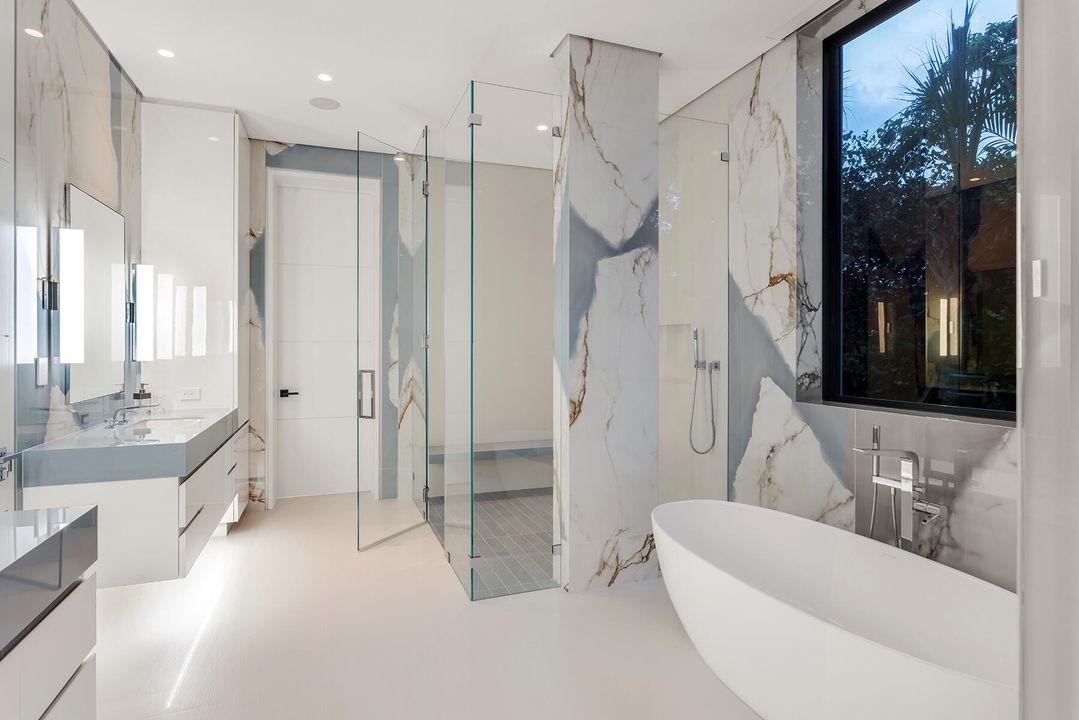 For Sale: $21,000,000 (7 beds, 8 baths, 7631 Square Feet)