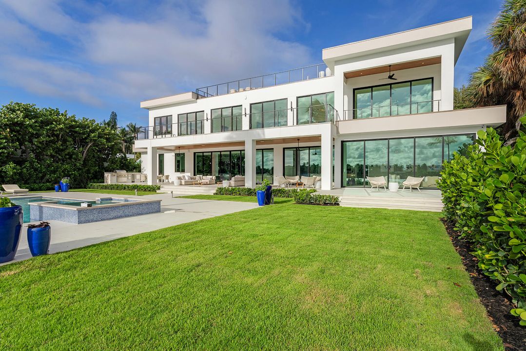 For Sale: $21,000,000 (7 beds, 8 baths, 7631 Square Feet)