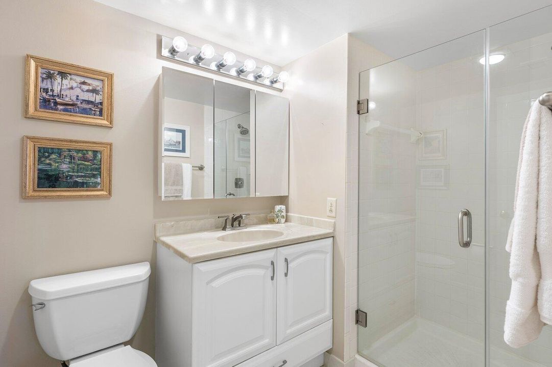 Под контрактом: $6,500 (2 спален, 2 ванн, 1388 Квадратных фут)