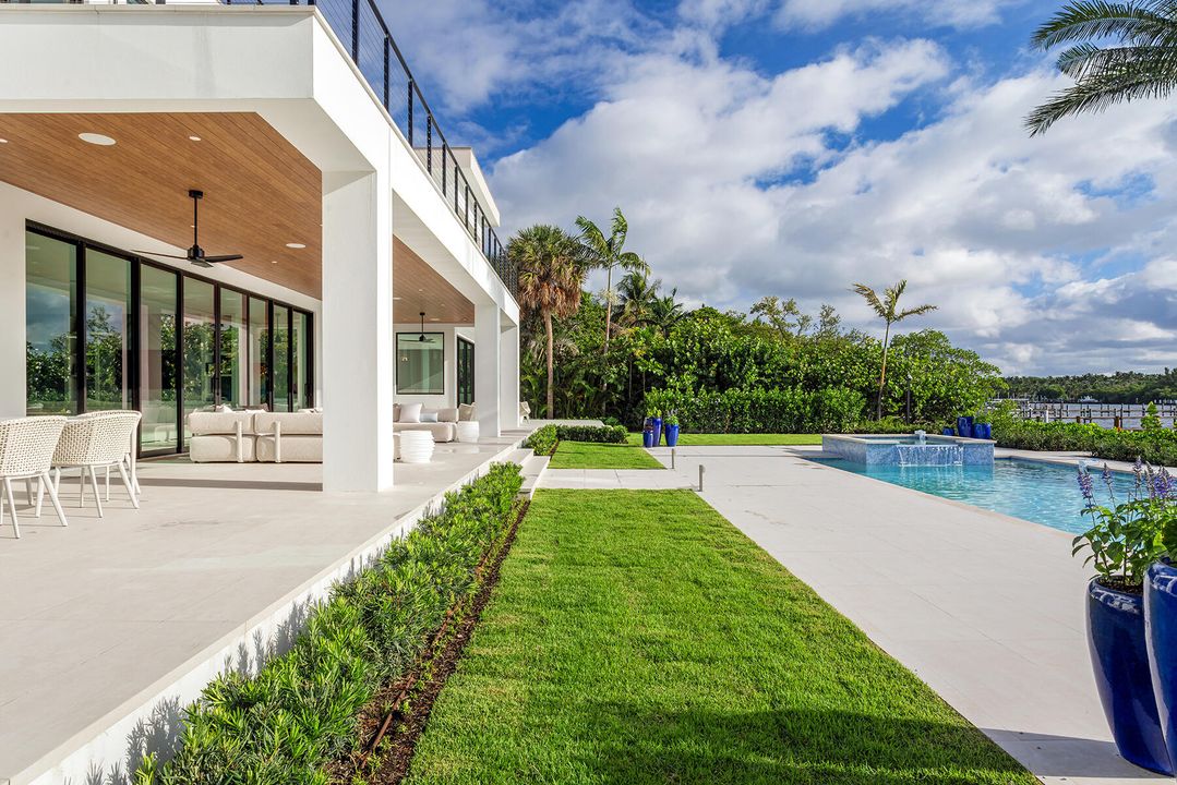 For Sale: $21,000,000 (7 beds, 8 baths, 7631 Square Feet)