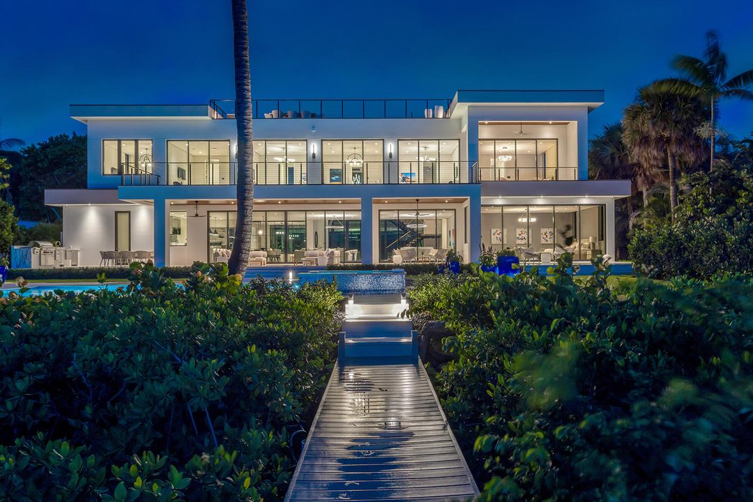 For Sale: $21,000,000 (7 beds, 8 baths, 7631 Square Feet)