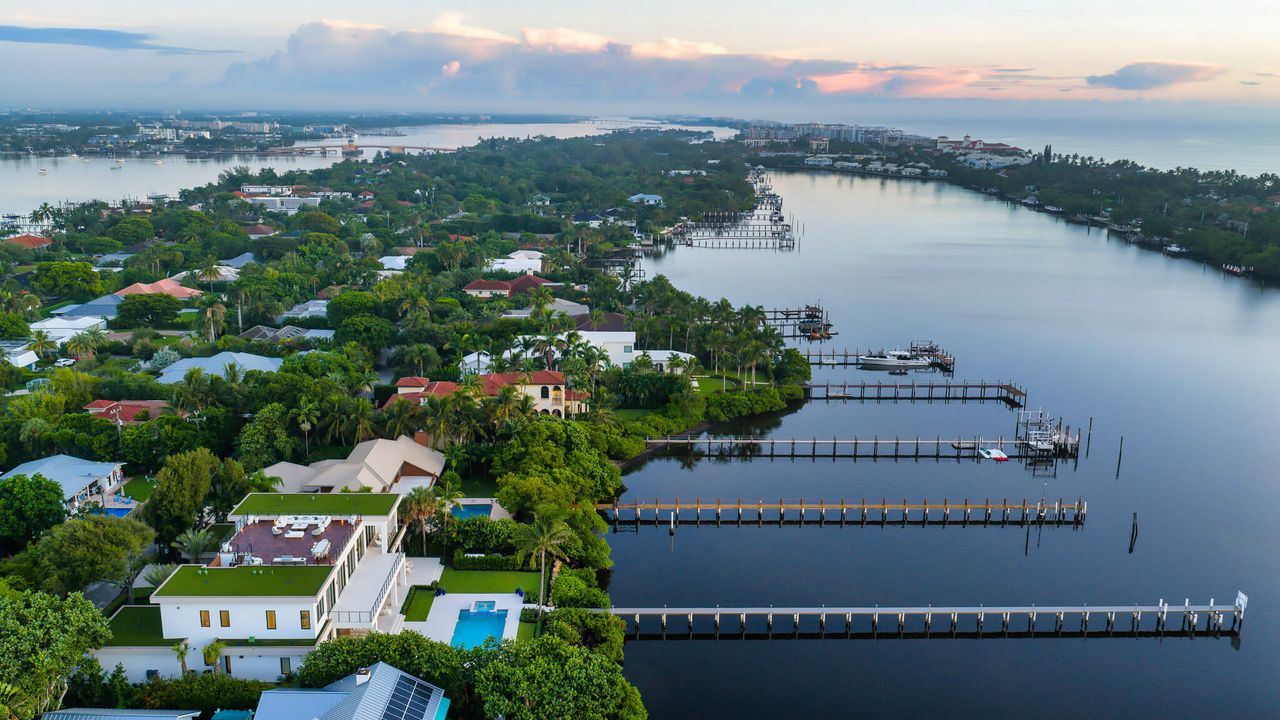 For Sale: $21,000,000 (7 beds, 8 baths, 7631 Square Feet)