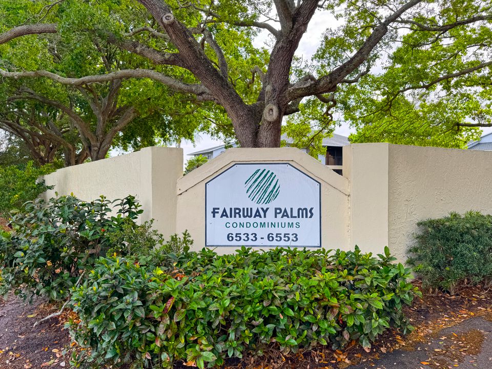 Active With Contract: $199,900 (2 beds, 2 baths, 969 Square Feet)