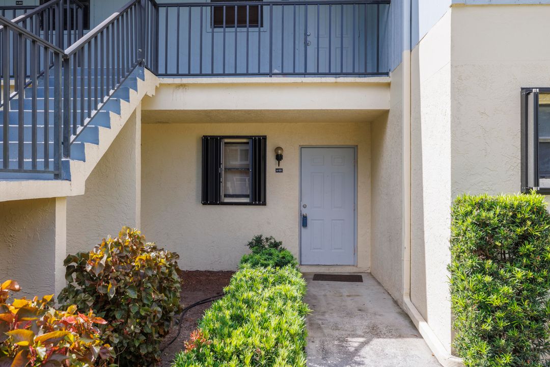 Active With Contract: $199,900 (2 beds, 2 baths, 969 Square Feet)