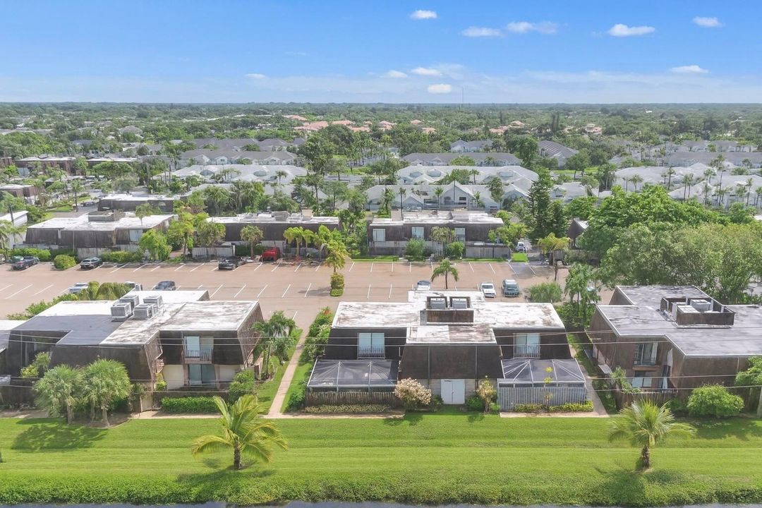 待售: $225,000 (2 贝兹, 2 浴室, 1170 平方英尺)