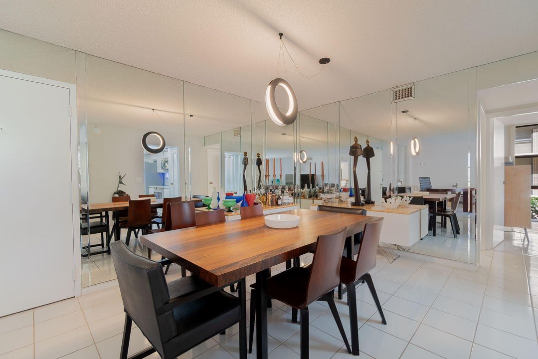 Под контрактом: $399,000 (2 спален, 2 ванн, 1476 Квадратных фут)