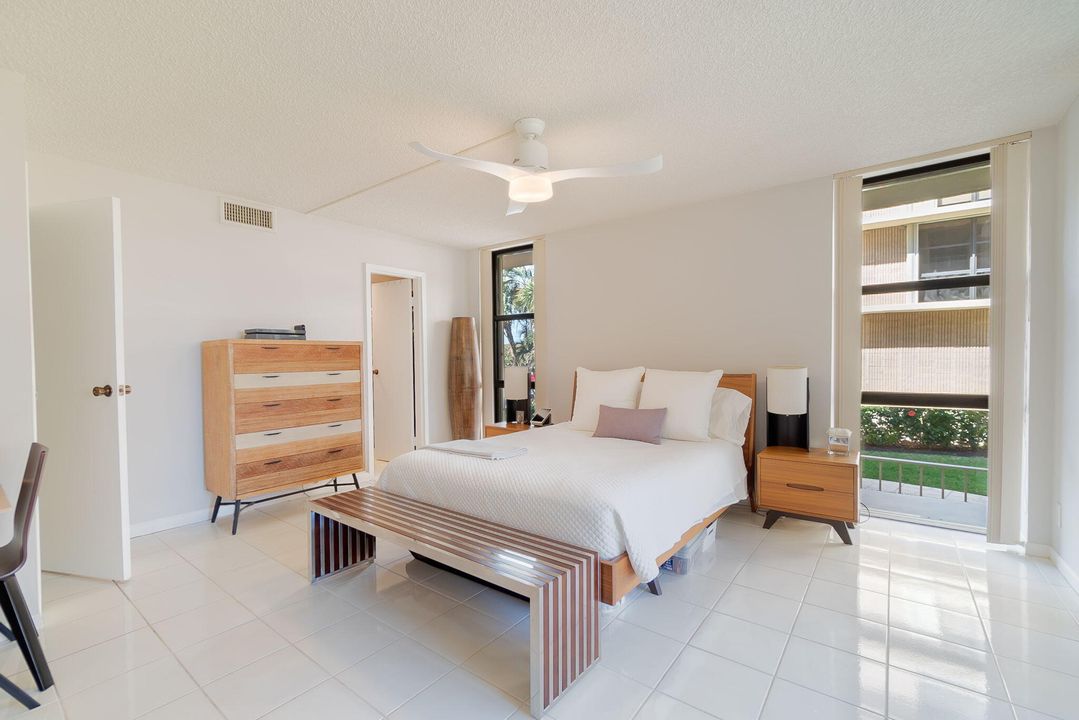 Под контрактом: $399,000 (2 спален, 2 ванн, 1476 Квадратных фут)