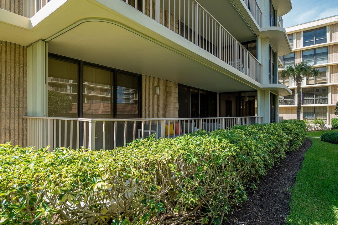 Под контрактом: $399,000 (2 спален, 2 ванн, 1476 Квадратных фут)