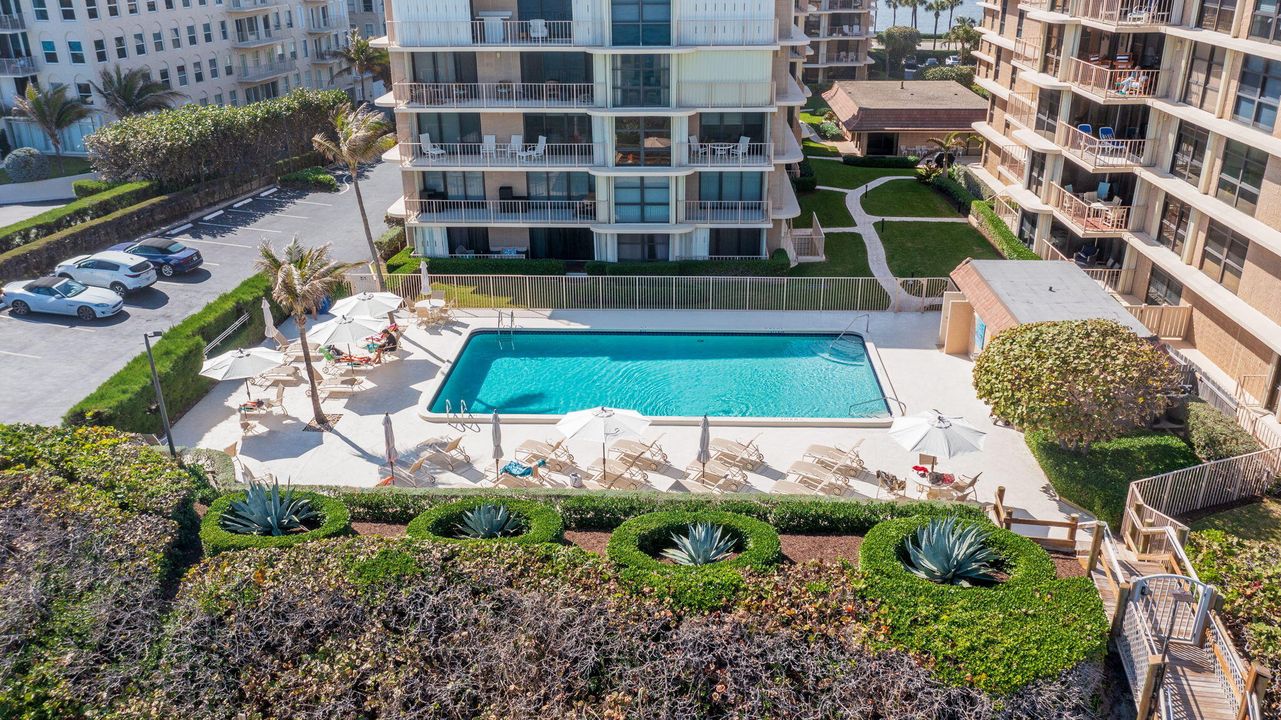 Под контрактом: $399,000 (2 спален, 2 ванн, 1476 Квадратных фут)