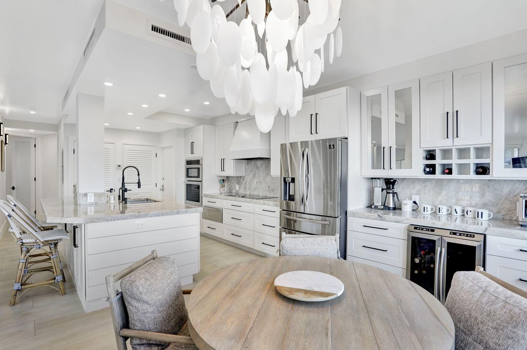 На продажу: $995,000 (2 спален, 2 ванн, 1370 Квадратных фут)