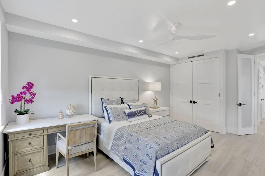 На продажу: $995,000 (2 спален, 2 ванн, 1370 Квадратных фут)