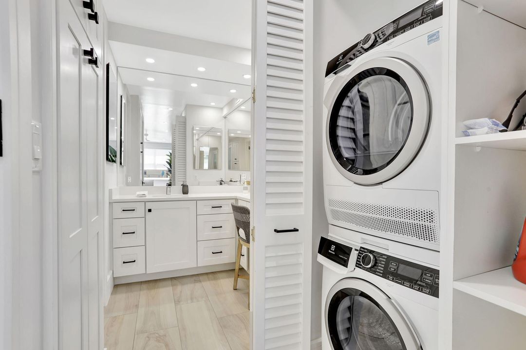 На продажу: $995,000 (2 спален, 2 ванн, 1370 Квадратных фут)