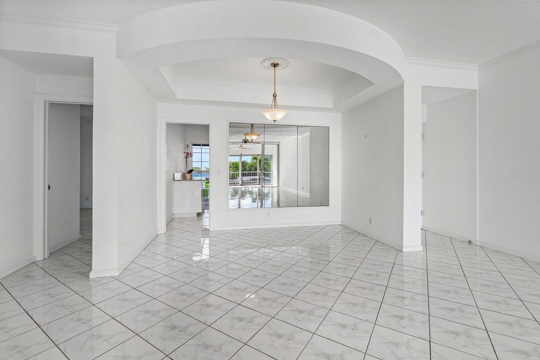 合同活跃: $995,000 (2 贝兹, 2 浴室, 1473 平方英尺)