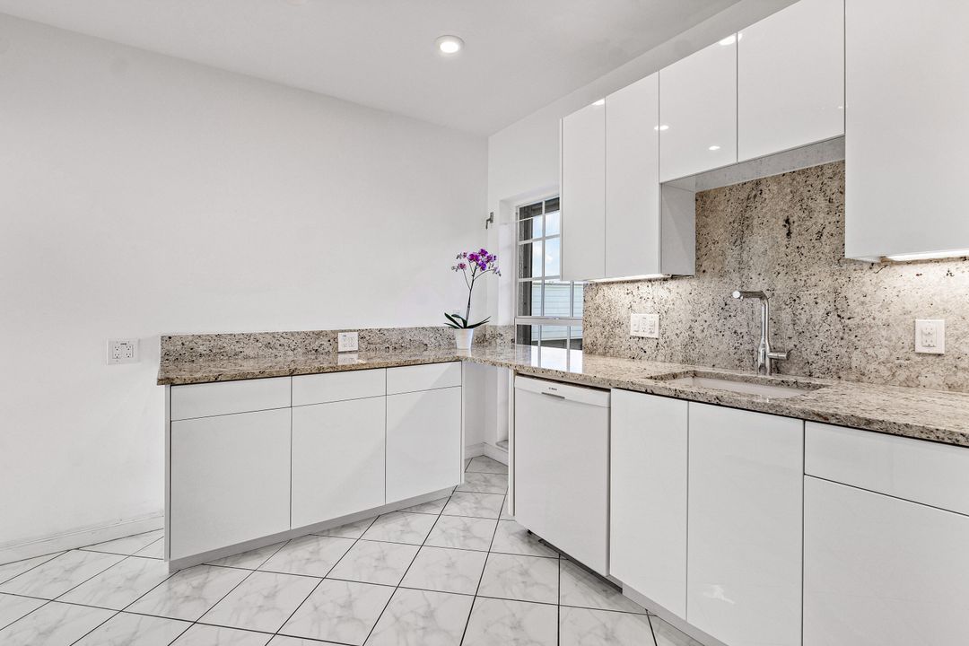 合同活跃: $995,000 (2 贝兹, 2 浴室, 1473 平方英尺)