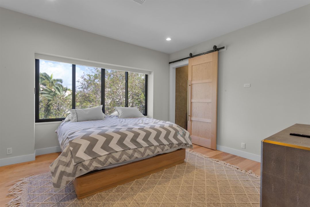 For Sale: $11,950,000 (5 beds, 6 baths, 8230 Square Feet)