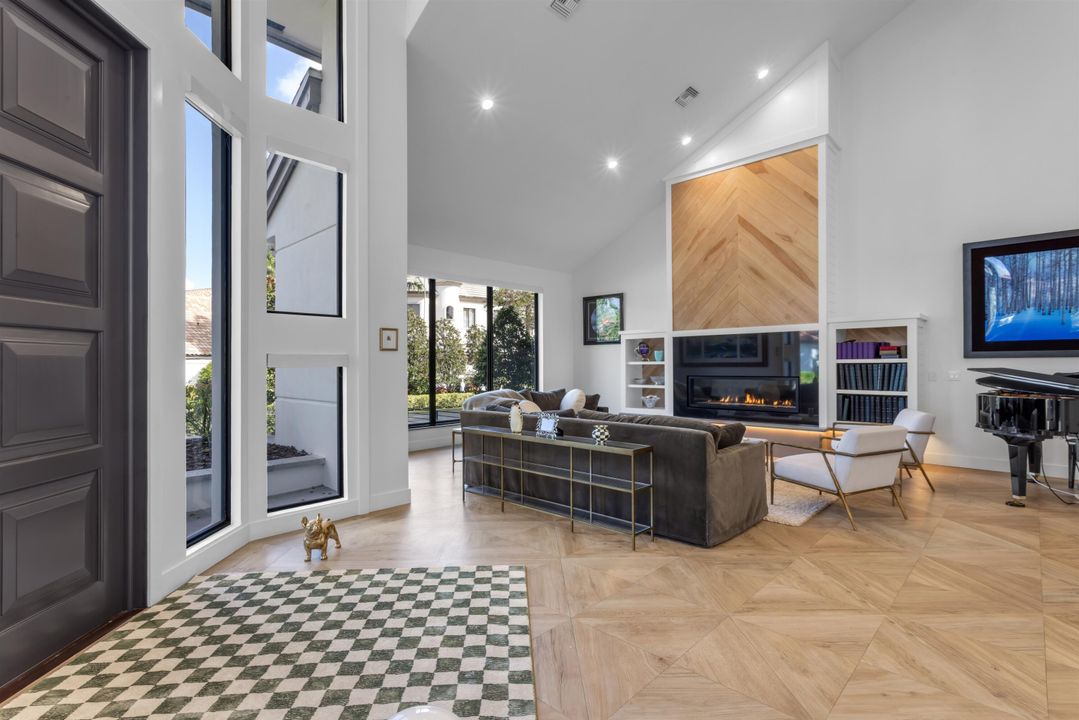 For Sale: $11,950,000 (5 beds, 6 baths, 8230 Square Feet)