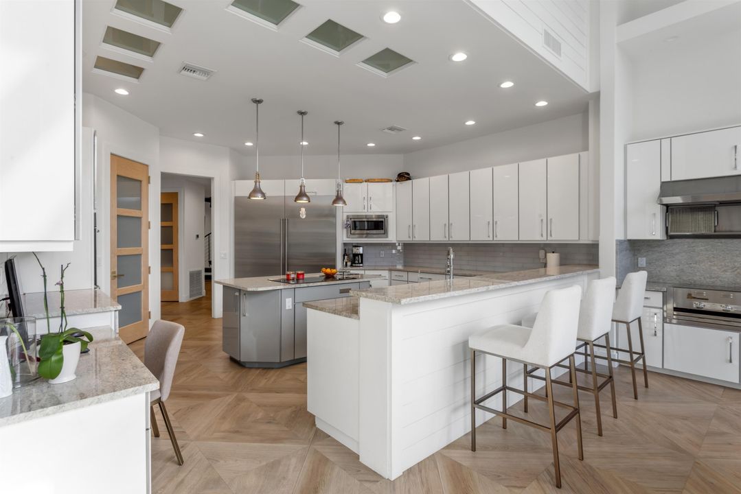 For Sale: $11,950,000 (5 beds, 6 baths, 8230 Square Feet)