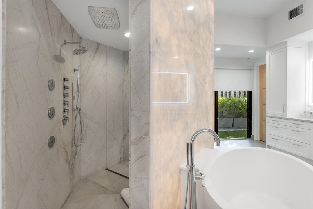 For Sale: $11,950,000 (5 beds, 6 baths, 8230 Square Feet)