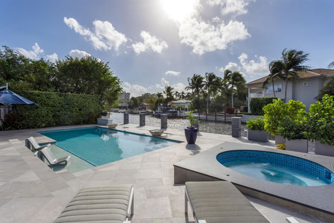 For Sale: $11,950,000 (5 beds, 6 baths, 8230 Square Feet)