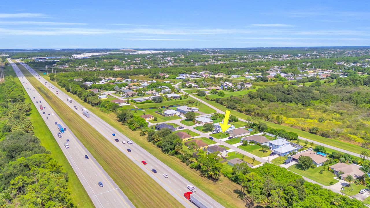 合同活跃: $374,900 (4 贝兹, 3 浴室, 1811 平方英尺)