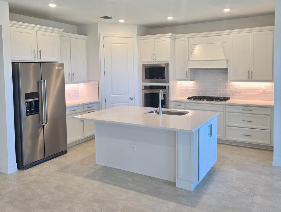 待售: $586,528 (3 贝兹, 2 浴室, 1696 平方英尺)