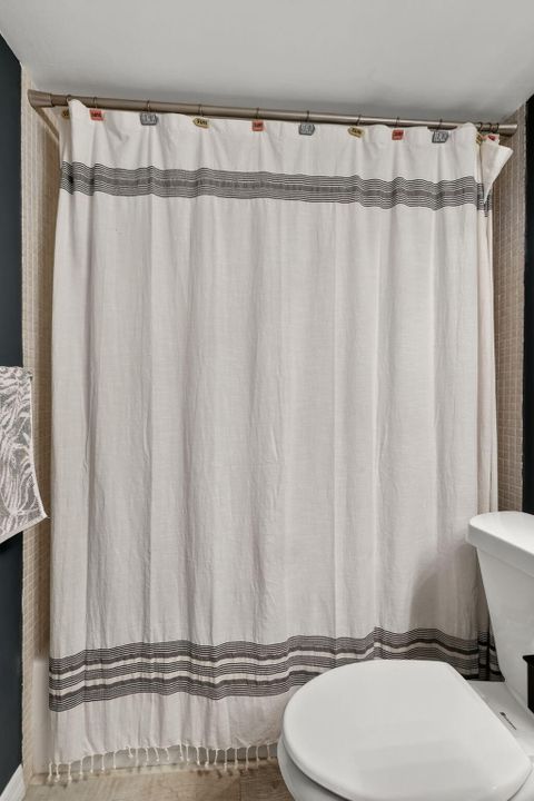 Active With Contract: $210,000 (2 beds, 2 baths, 1005 Square Feet)