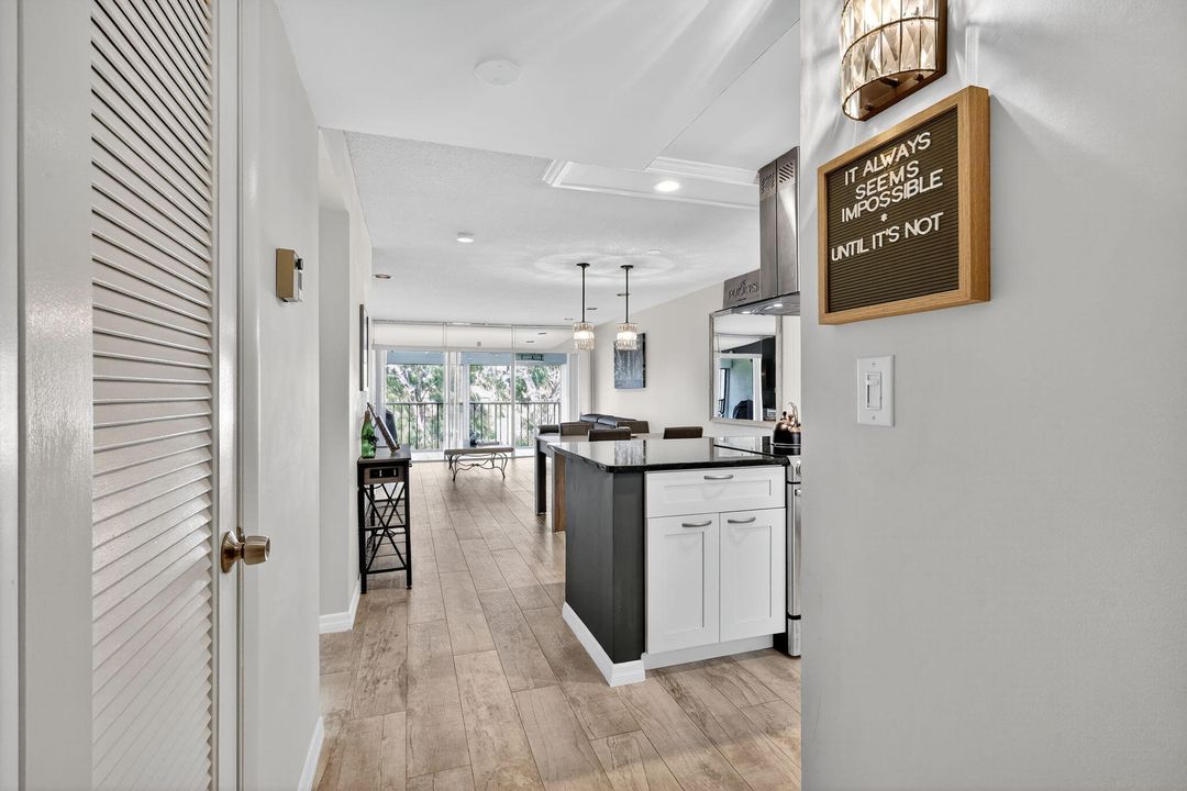 Active With Contract: $210,000 (2 beds, 2 baths, 1005 Square Feet)