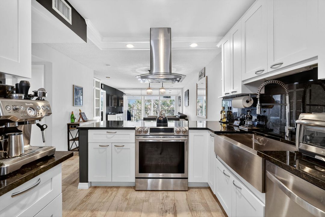 Active With Contract: $210,000 (2 beds, 2 baths, 1005 Square Feet)