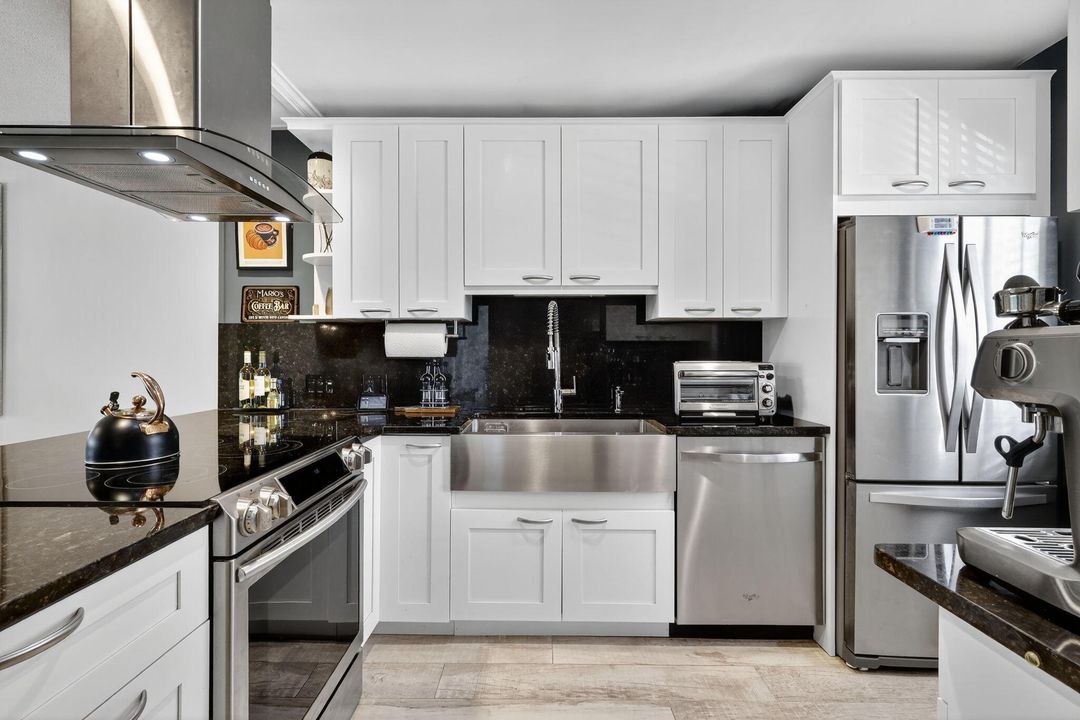 Active With Contract: $210,000 (2 beds, 2 baths, 1005 Square Feet)