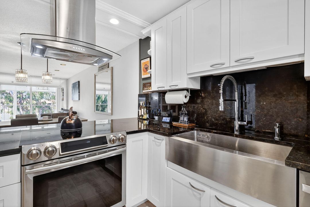 Active With Contract: $210,000 (2 beds, 2 baths, 1005 Square Feet)