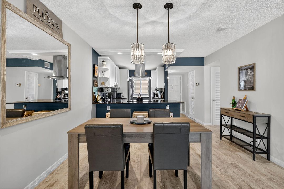 Active With Contract: $210,000 (2 beds, 2 baths, 1005 Square Feet)